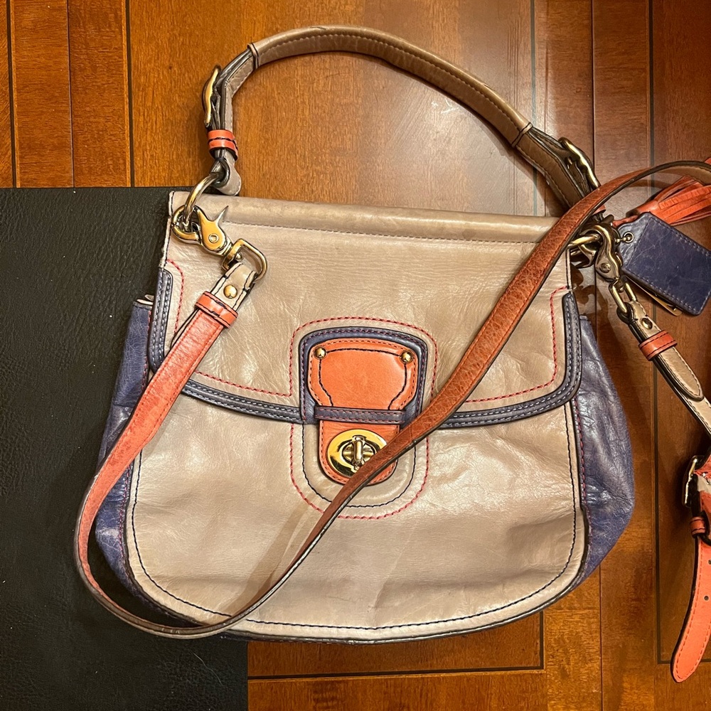 Coach Willis Gray and Blue Shoulder Bag with Elegant Design